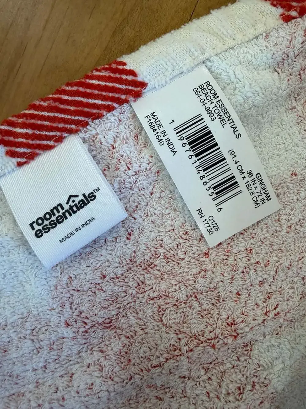 Room Essentials Extra Long Gingham Beach Towel Red and Blue New